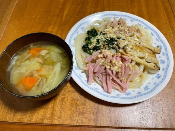 サラダうどん・コンソメスープ