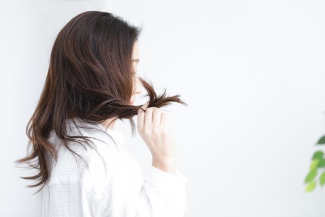 市販のヘアカラー剤で暗くするデメリット