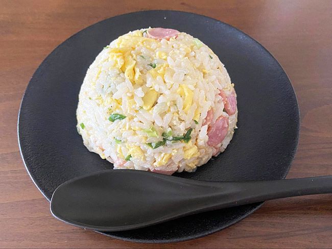 チャーハンの味付けに「サラダの旨たれ」