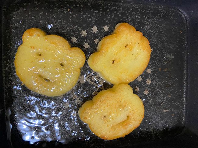 ポテトが1/3～半分くらいつかる量で揚げました