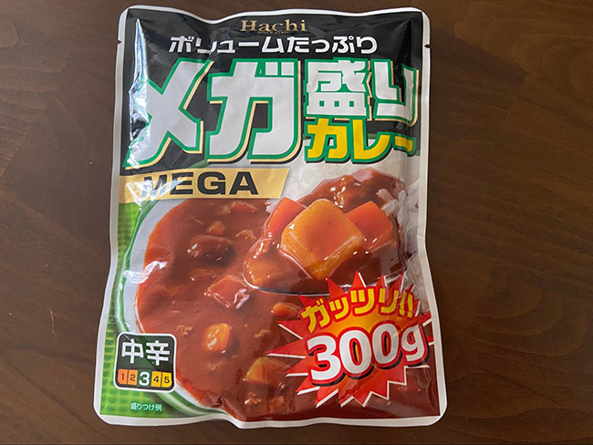 ボリュームたっぷり メガ盛りカレー（ハチ食品）