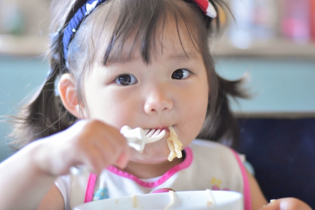 赤ちゃんの食事用椅子の種類