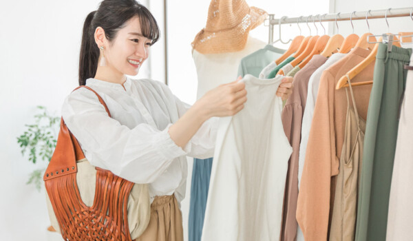 1ヶ月の洋服代はいくら？購入頻度2位は「3~4ヶ月に1回」1位は？