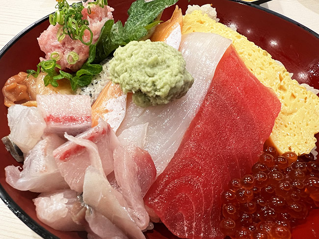 おまかせ海鮮丼