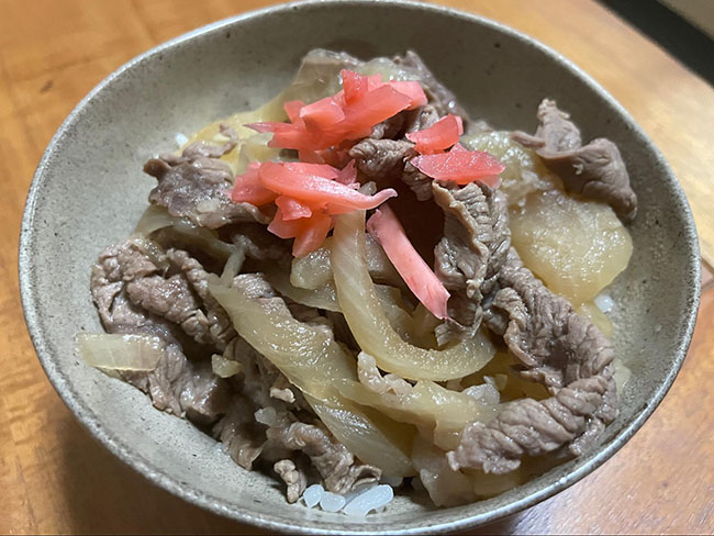 スライスたまねぎで作った牛丼