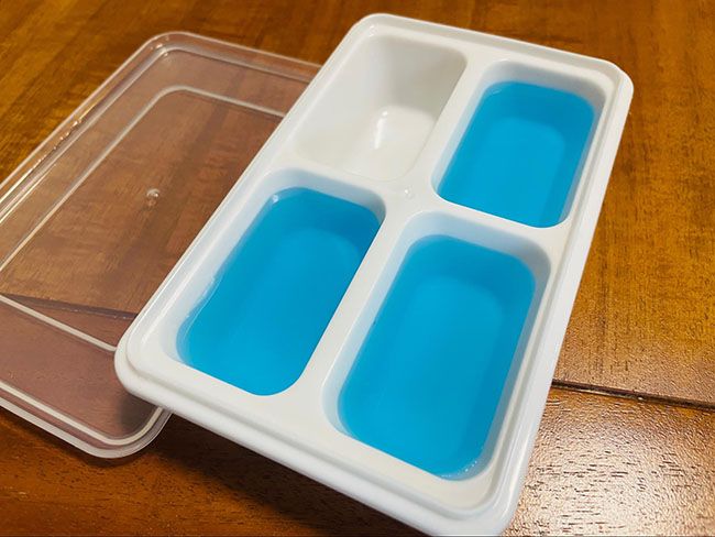 アイスの型に均一に入れる
