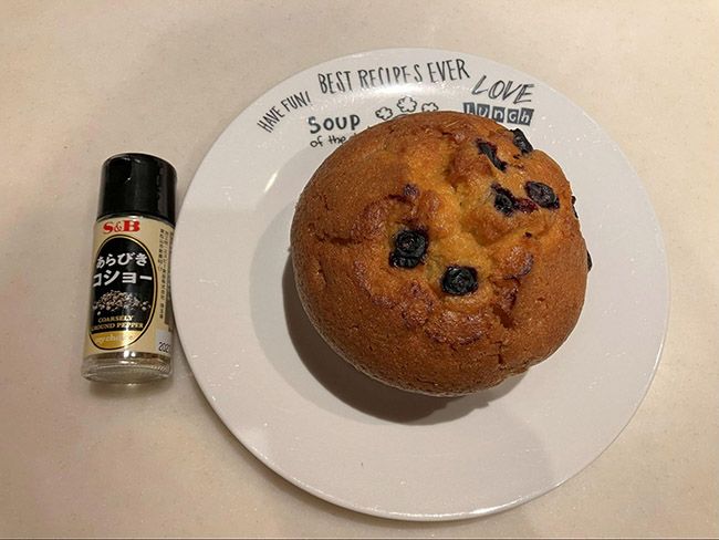 卓上用のコショーと並べるとこのくらいの大きさ