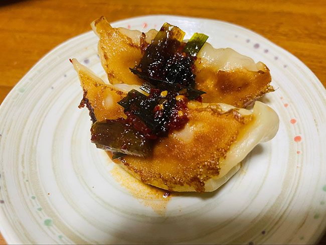 ニラだれのせ焼き餃子
