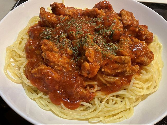 ボリュームたっぷりの“追い肉パスタ”