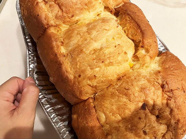 まず側面のアルミを外側にそっと剥がします