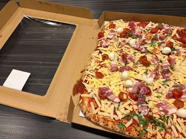 コストコの四角ピザのサイズ感はどれくらい？価格は？