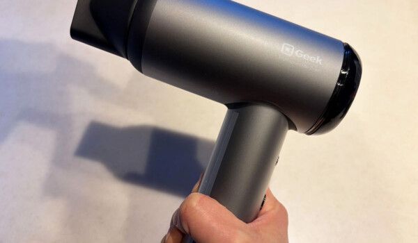 GEEK BLDC パワーヘアドライヤー