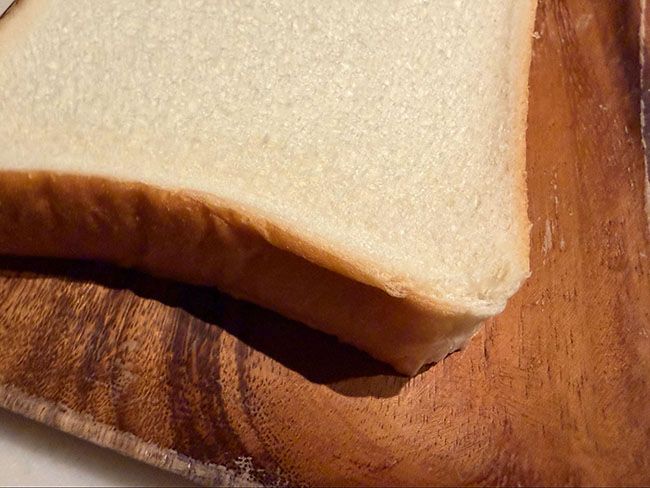 生地のきめが細かく、しっとりと詰まっている