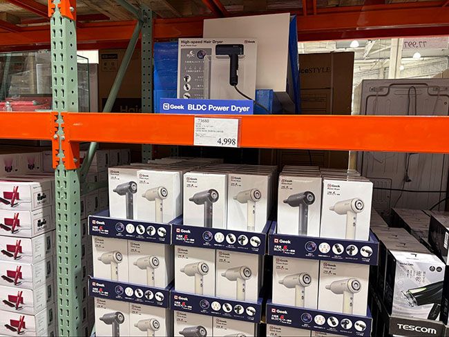 カラーは2色展開