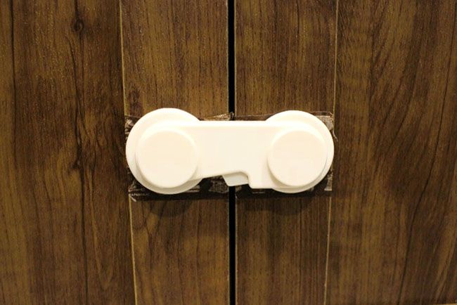 セリア「キャビネットロック」