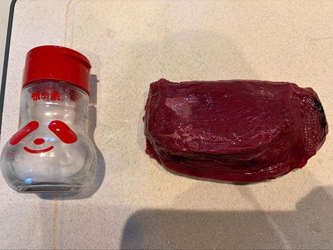 味の素の瓶と並べて比べて